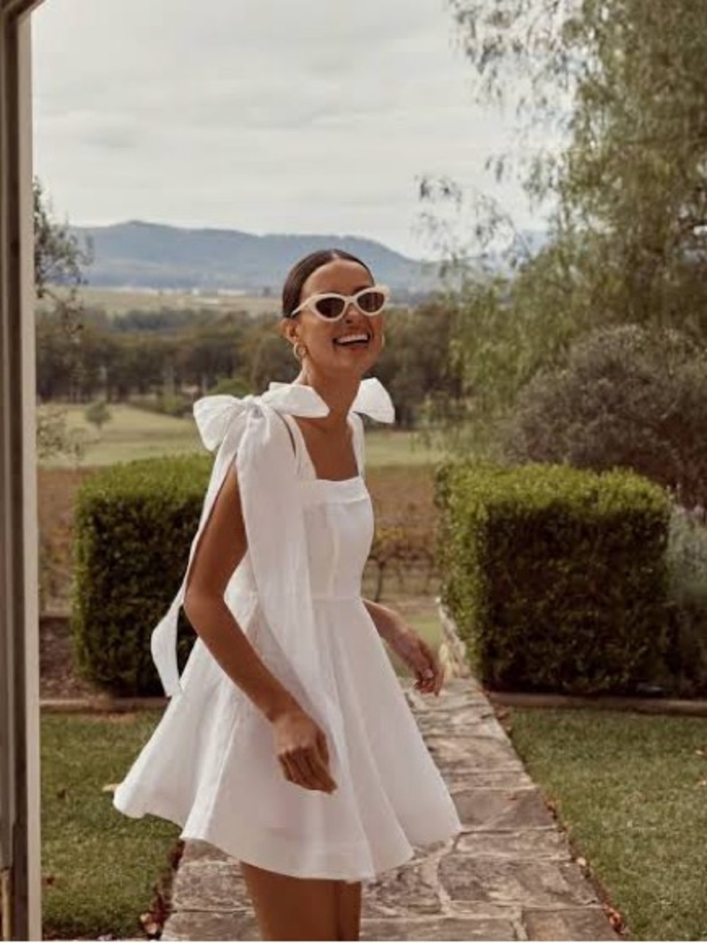 Dissh Aisle White Linen Bow Strap Mini Dress 100% Linen US 6 EUC - Picture 3 of 13